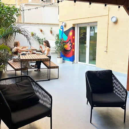 Sant Jordi Sagrada Familia Albergue Barcelona
