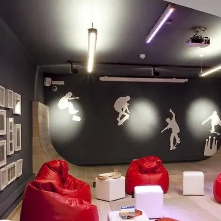 Sant Jordi Sagrada Familia Albergue Barcelona