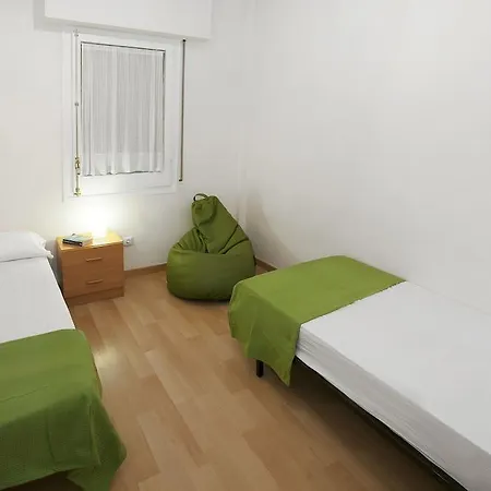 Albergue Sant Jordi Sagrada Familia *