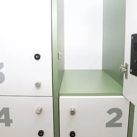 Albergue Sant Jordi Sagrada Familia *