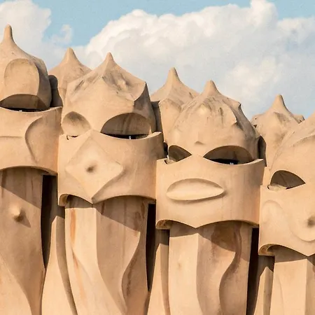 Sant Jordi Sagrada Familia Albergue