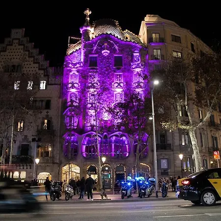 Sant Jordi Sagrada Familia Albergue Barcelona