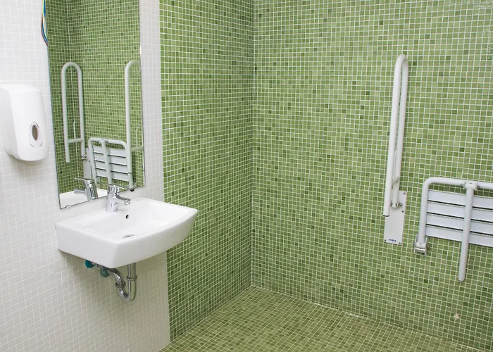 Albergue Sant Jordi Sagrada Familia *