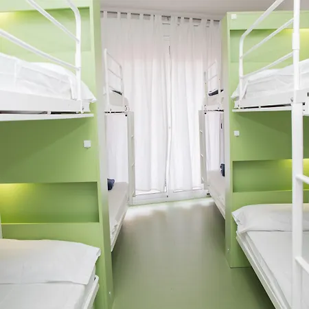 Sant Jordi Sagrada Familia Hostel Barcelona
